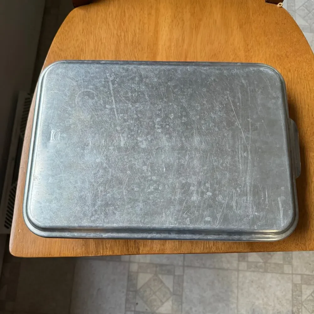 Vintage 9x13 Mirro Aluminum Cake Baking Lasagna Pan Snap On Lid Mid Century READ